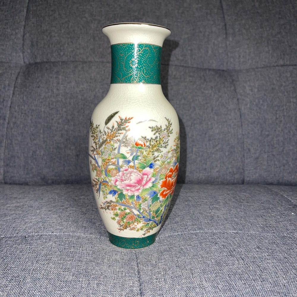 Royal Satsuma Japan Floral 8.5” Vase *Vintage*